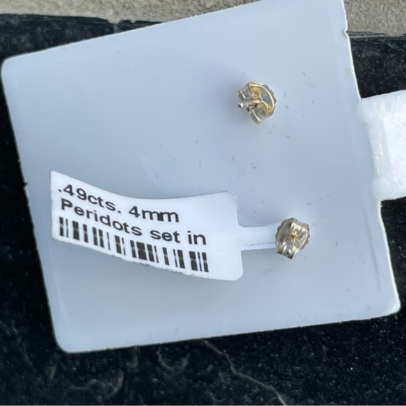 Sterling silver Peridot Earrings - Picture 7 of 9